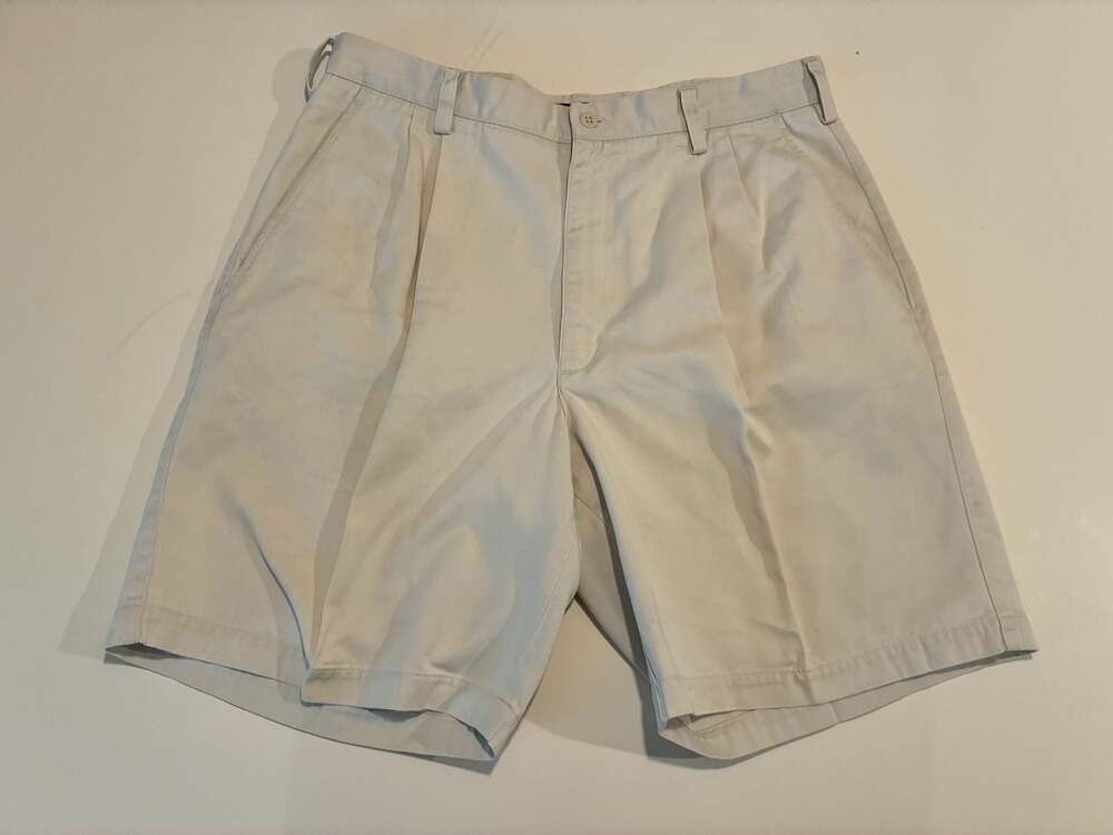 Nike Golf Pleated Khaki Shorts Size 36